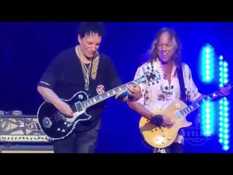 Neal Schon ft Kirk Hammet | Wheel in The Sky & Enter Sandman medley | Honolulu, Hawaii 10/6/22