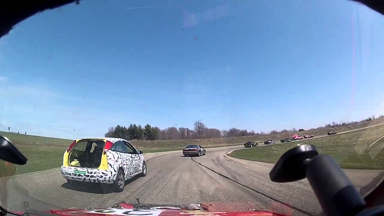 24 Hours of LeMons (Gingerman 2013) 333 Ford Festiva (start of race