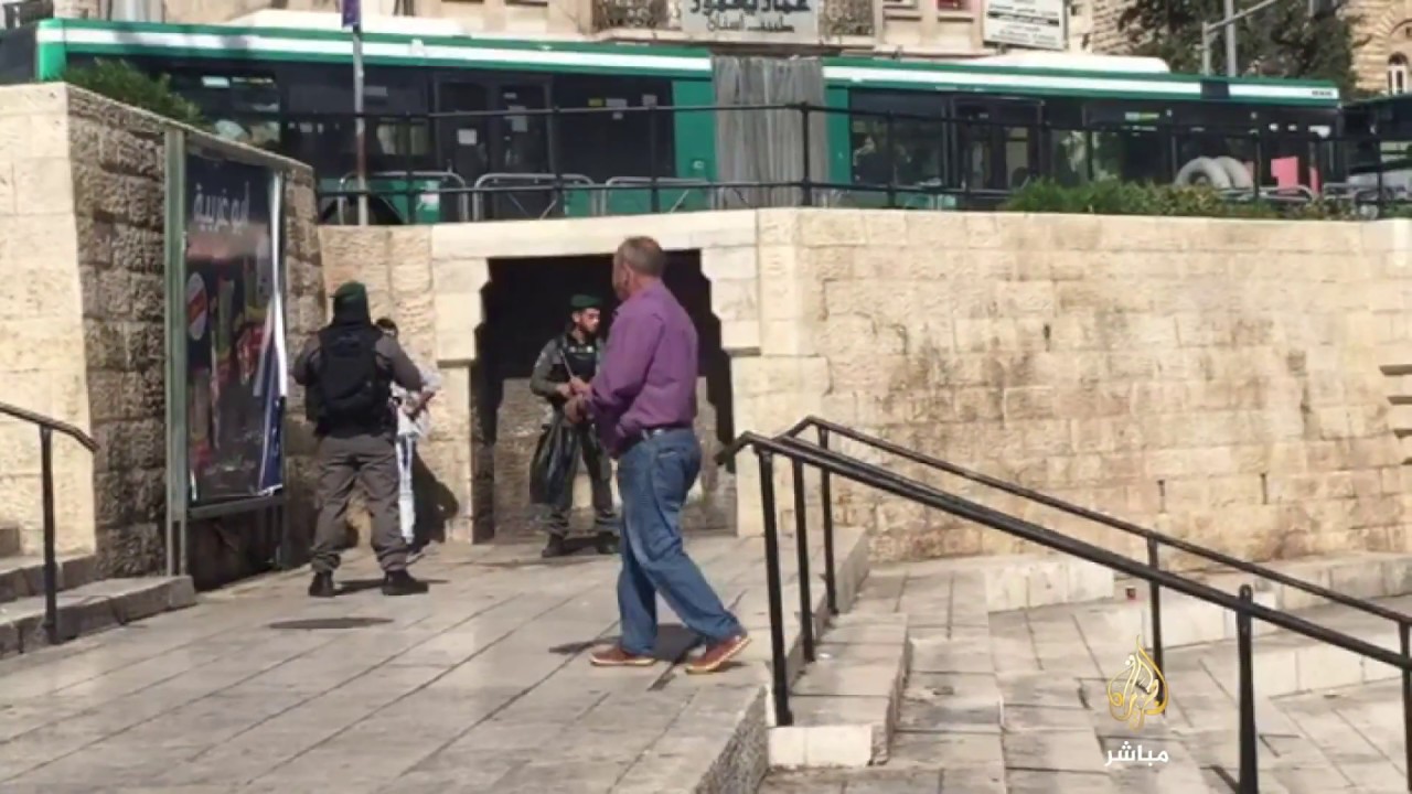 قوات الاحتلال تزيد الخناق على باب العمود في القدس