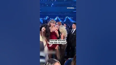 Taylor ignored while trying to talk to Sabrina Carpenter #shorts #beef #singer #taylorswift #fyp