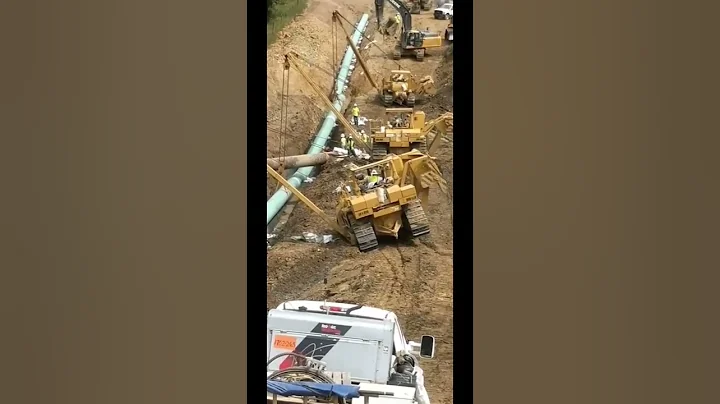 Pipeline Side Boom Operators… where’s the counterweight? 🤙