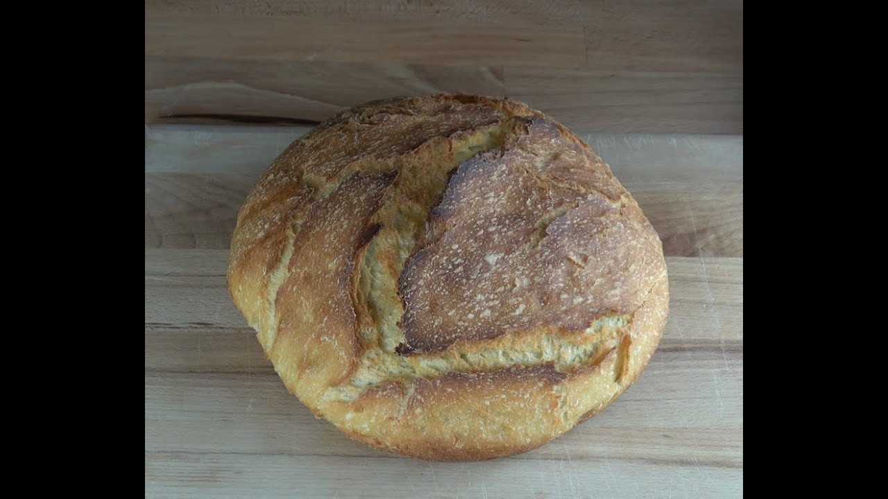 Maisbrot mit Maismehl und Weizenmehl