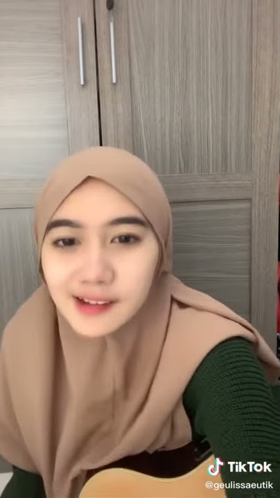 Cewek cantik nyanyi , cocok buat story wa！