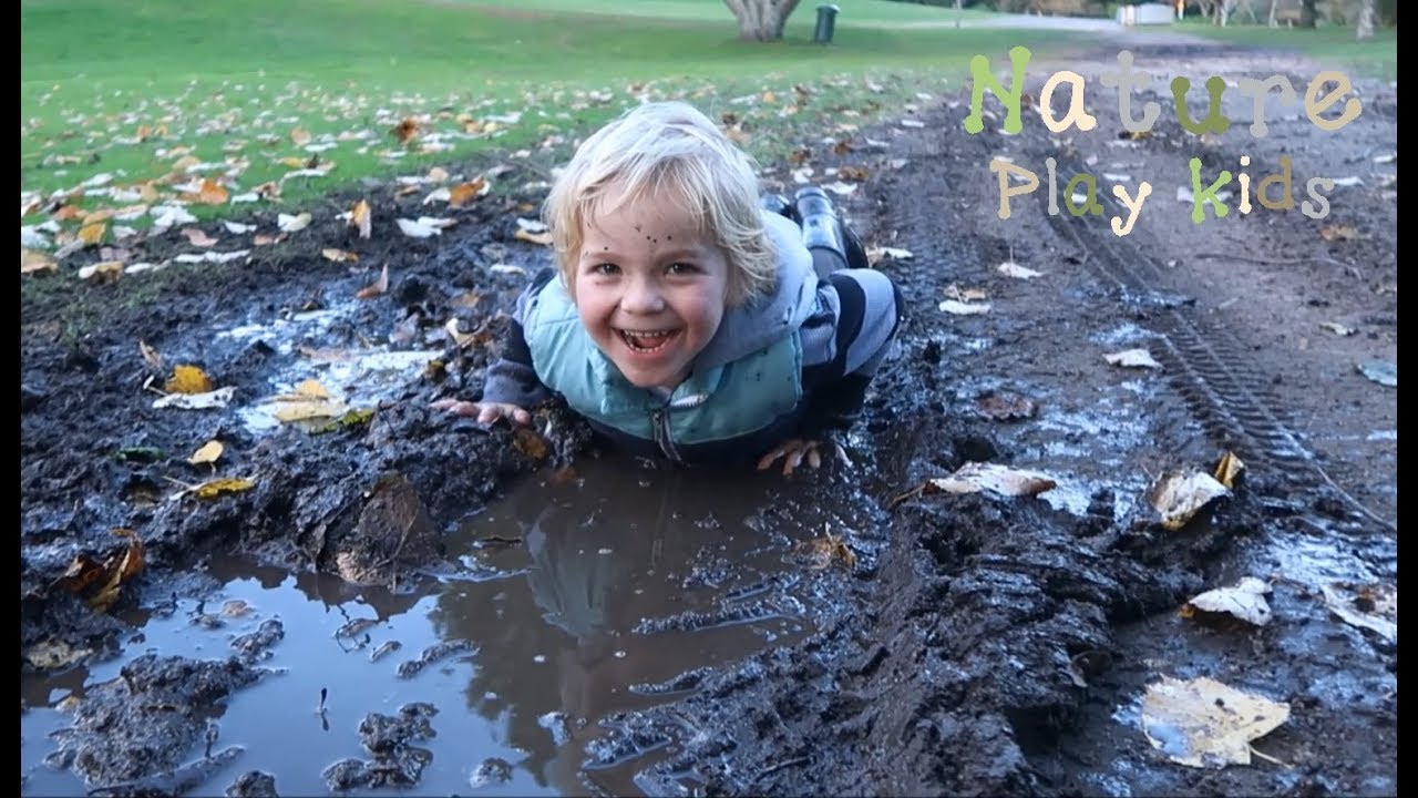 DS2U HQ Crazy Play - Inclusive play centre - Playing in Puddles