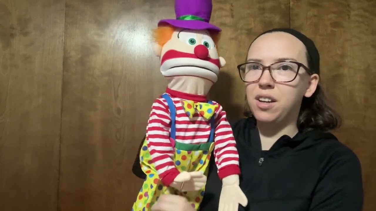 Silly Puppets 25" Clown Puppet Review – Ventriloquist Style Fun! 🤡🧢