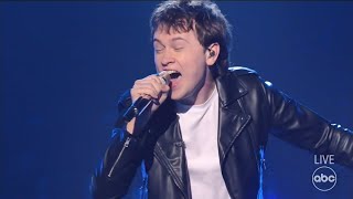 American Idol 2022  Fritz Hager Ditches Guitar to Sing Youngblood