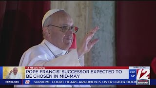Which cardinals are seen as contenders to be the next pope?