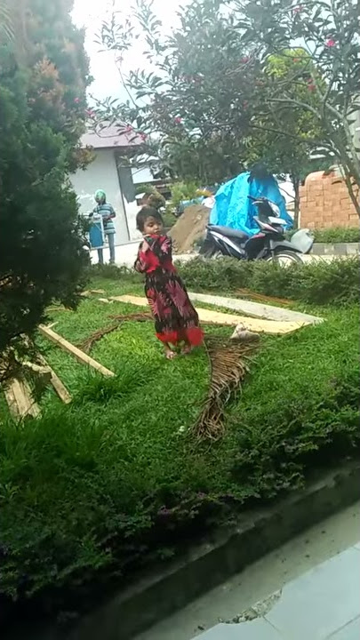Nur azizah joget 1