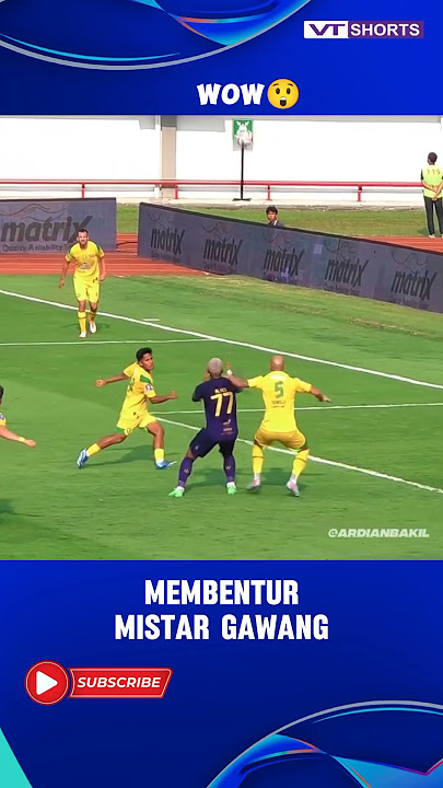 Membentur mistar gawang #liga1 #sepakbolaindonesia