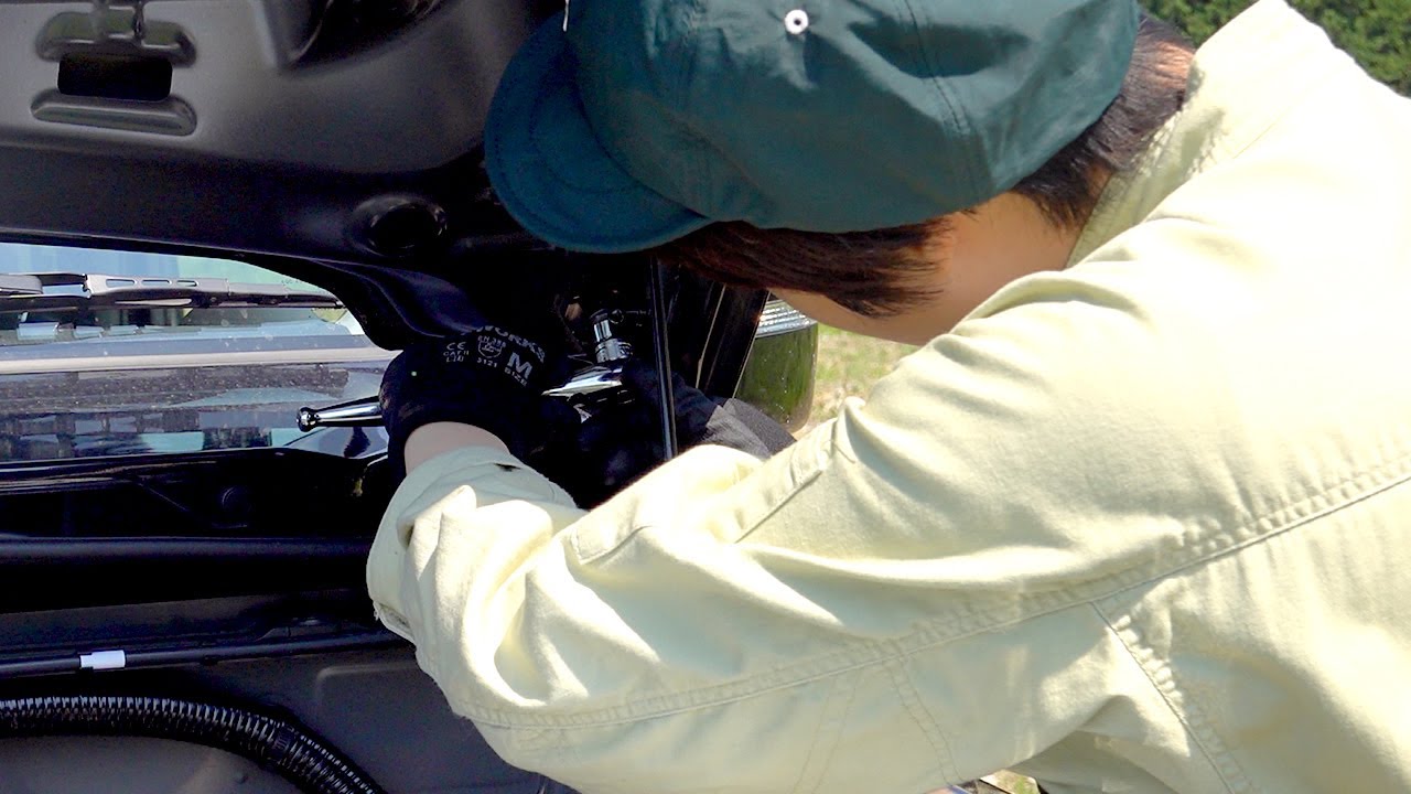 【お手軽カスタム】シーエルリンクのボンネットダンパーを取付けました。