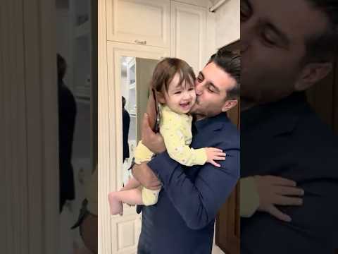 بری خونه ببینی دخترت منتظره برای اولین بار بهت سلام کنه نینی Baby Babygirl Cutebaby