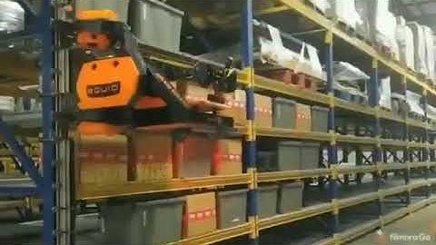 SqUID is the first autonomous warehouse robot with 3-dimensional movement capabilities