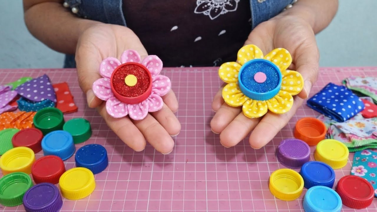 Fiz 50 peças em um dia e vendi todas ! idéia de lembrancinha feita com tampinha e fuxicos 