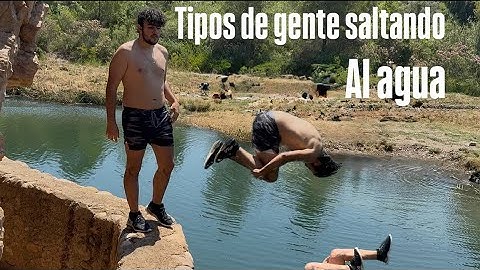 Tipo de personas saltando al agua Planchazo incluido/parte1