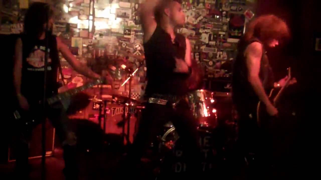 roxy filming joshua "london" lee from daisy of love and his band, The