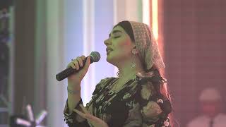 Чеченская певица поет зажигательные песни. Линда Адамова #chechenmusic #chechen #chechenka