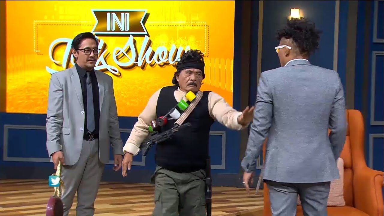 Ariel Ngakak Melihat Kelakuan Pak RT