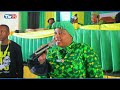 SHILOLE AOMBA KURA KWA WAJUMBE AKIWA NA GONGO BAADA YA KUUMIA MGUU SHILOLE AOMBA KURA KWA WAJUMBE AKIWA NA GONGO BAADA YA KUUMIA MGUU