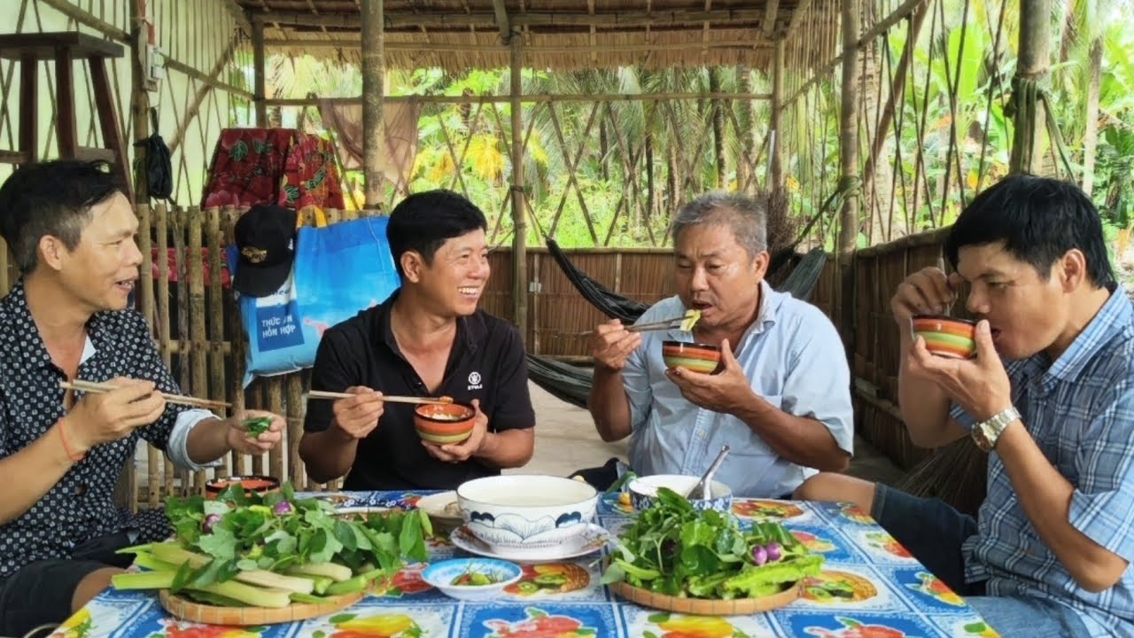 Đặc Sản Mùa Nước Nổi với Món Cá Bống Trứng Kho Tiêu Chấm Rau Vườn Khi Anh Em Họp Mặt | Kho Quẹt Vlog
