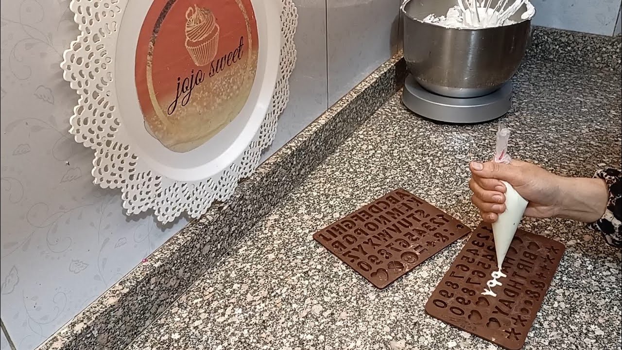 تورته عيد ميلاد 🎂 مربعه نص شكولاته ونص فواكه بتزين مُخلتف وجديد غير المعتاد 😍