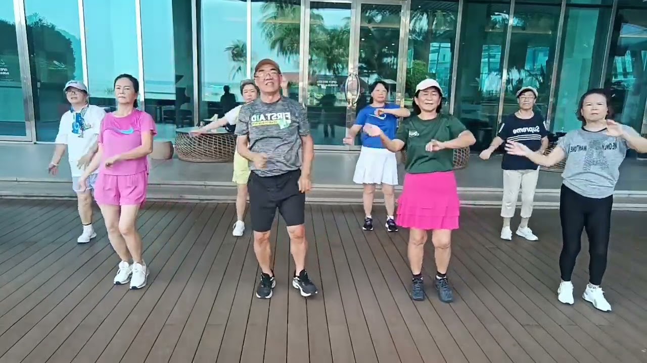 搀扶--简单易学的健身操