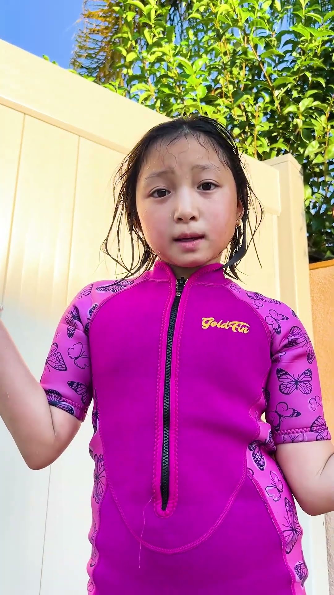 Wendy Learns the Best Swimmers Help Others!