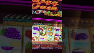 MEGA JACK  Slot Machine CHAMPAGNE 🍾 PARTY BONUS Güzel Kazanç Bölüm-2  1050 spin screenshot 3