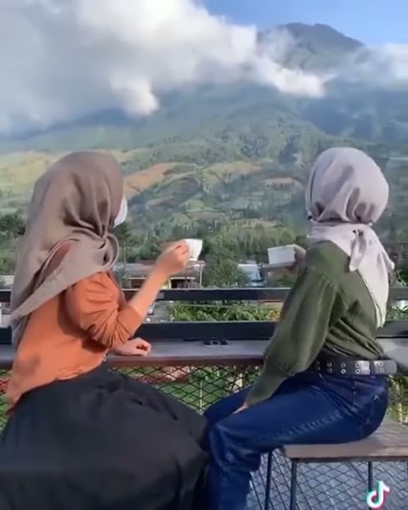 story wa cewek cantik ngopi || hastag populer Jogja istimewa