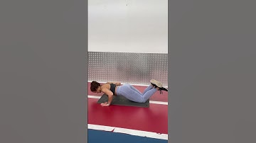 Flexões com joelhos no chão