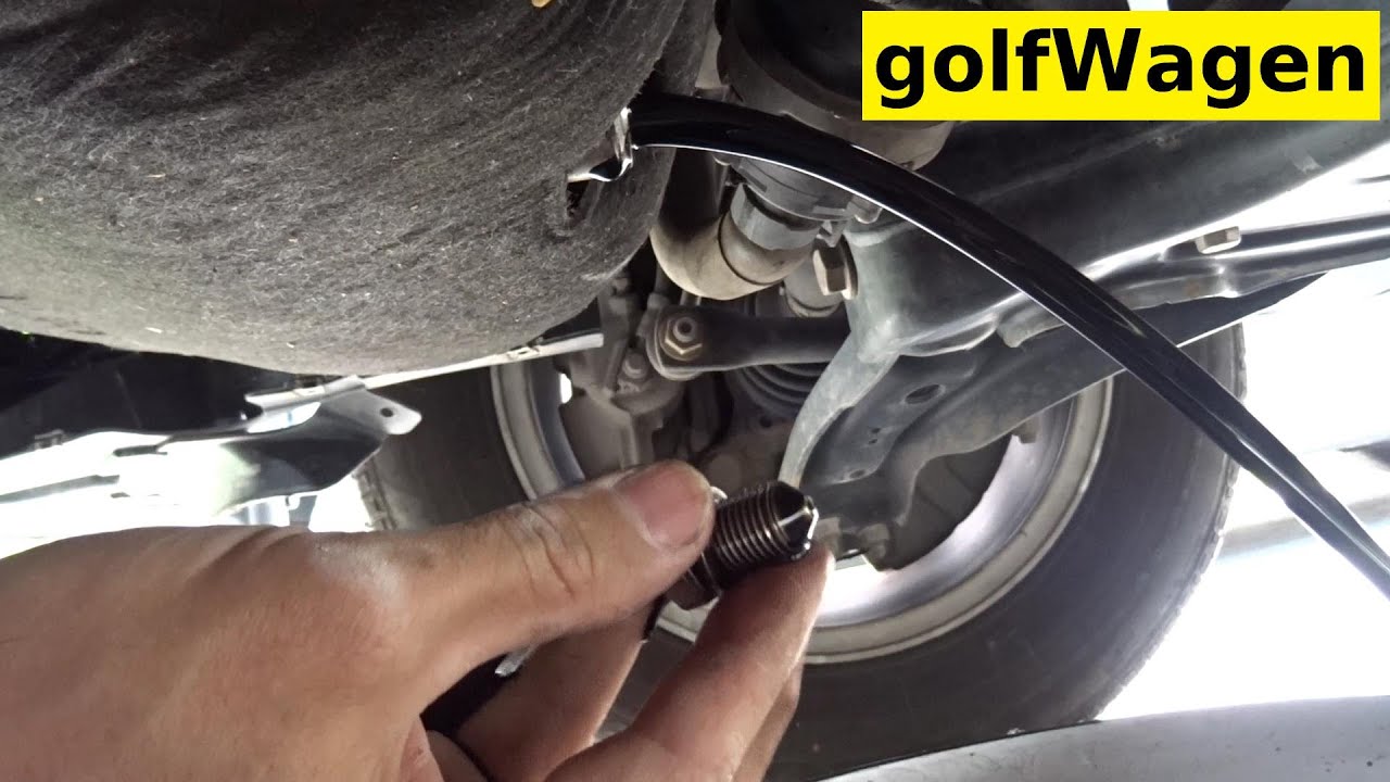 Audi A3 2.0TDI oil change - YouTube