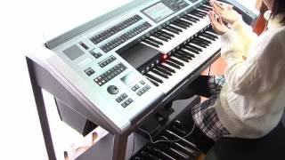 Star Wars played by amazing Japanese girl - Electone