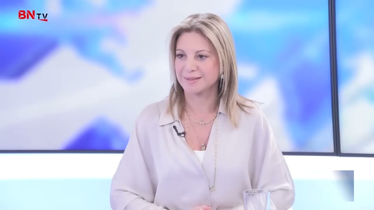 ΜΑΡΙΑ ΚΑΡΥΣΤΙΑΝΟΥ  ΚΑΤΙ ΠΡΟΣΠΑΘΗΣΕ ΝΑ ΠΕΙ....ΑΛΛΑ ΔΕΝ ΤΟ ΕΙΠΕ ΑΚΟΜΑ