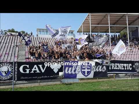 Speactacol facut de fani la duelul dintre Politehnica Timisoara si FC Buzau