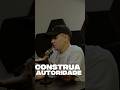 Boa comunicação abre portas. Autoridade te mantém nelas. Seja marca, não só gestor.