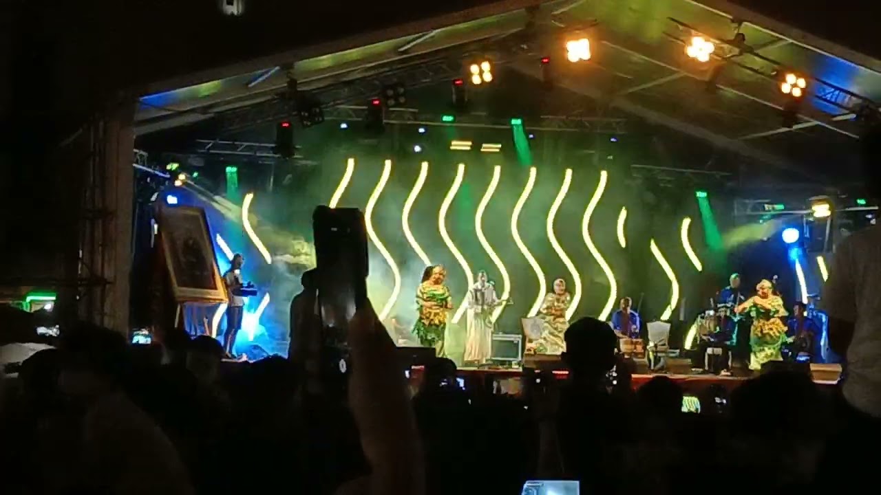 مهرجان اناسي مع فنانة عيشة تاشينويت 