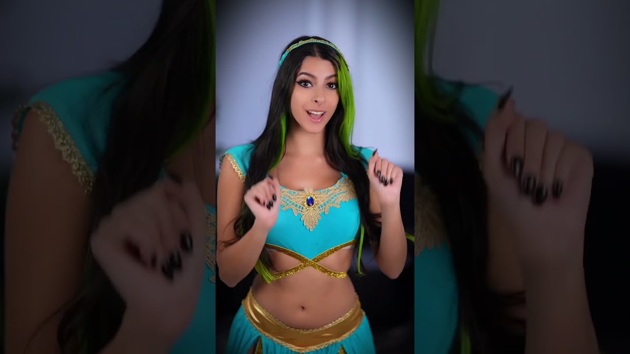 jasmine vibing 🥹✨ #foryou #helpmemakethismakesense #trending #cosplaygirl #alt #altgirl #cosplay