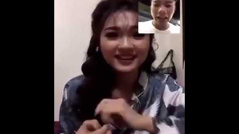 Phan Văn Đức livetream nói chuyện với Hoa hậu Ngọc Nữ