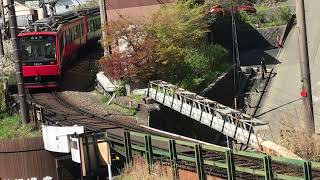 【スイスカラー】箱根登山鉄道2000系S3編成強羅行き　箱根湯本駅発車