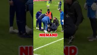 Thumbnail for Man Rent Veld Op En Verrast Iedereen 😮