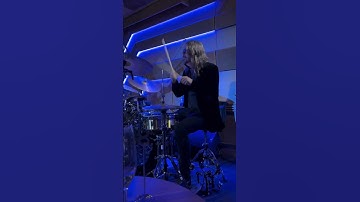 Thumbnail of Violet Grohl and Dave Grohl cover Nirvana’s “Heart-Shaped Box.” Credit: Matt Pinfield