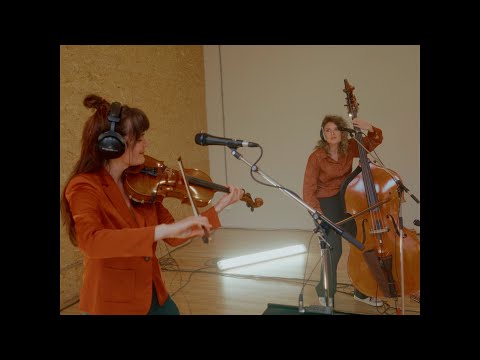 Roosmarijn - Fire Walk With Me (live video)