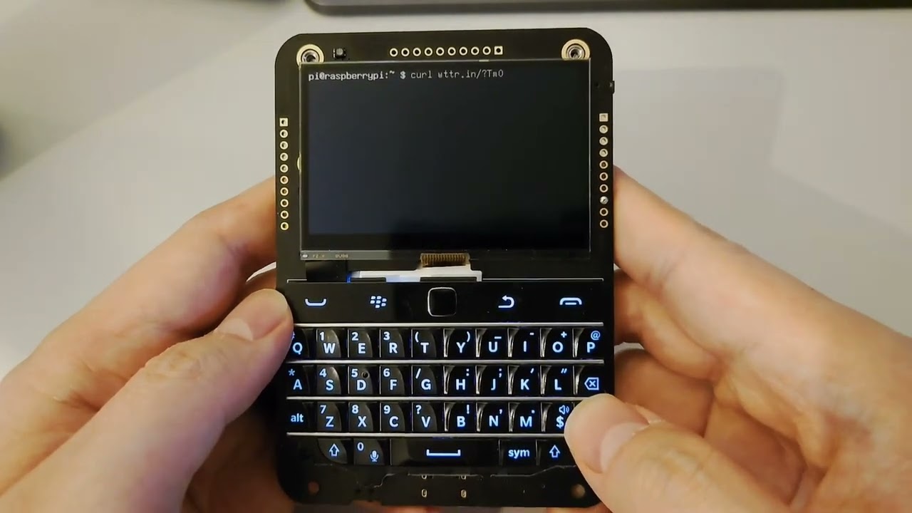 Blackberryを模したレトロガジェット「Beepberry」が話題に。Sharpの