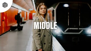 Twin & Ben Plum - Middle Resimi