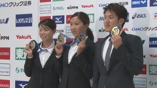 瀬戸、渡部、星選手らが会見  水泳世界選手権の金メダリスト