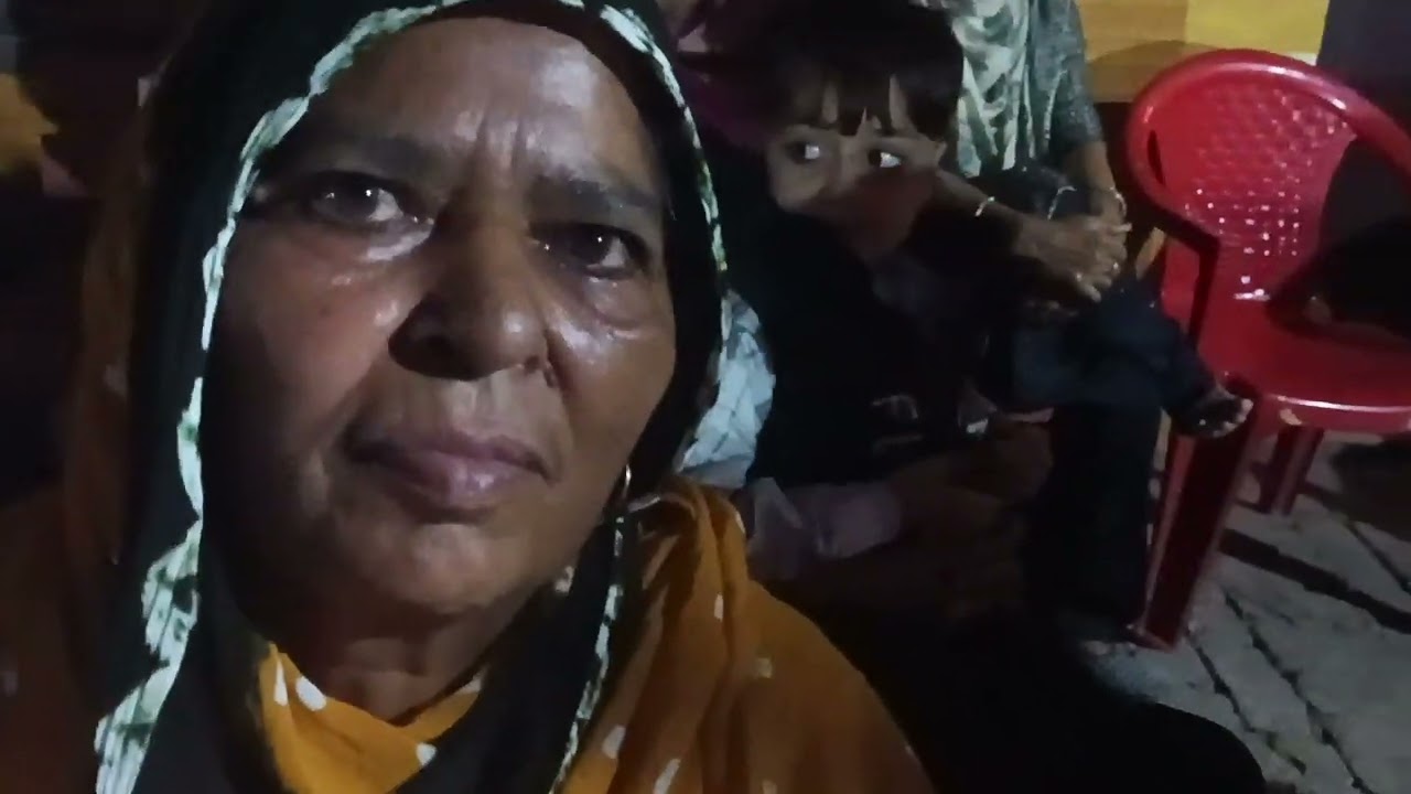 बाबा चिमटे वाले का दान  संतरा और दर्शना सभी बहनों ने किया दान  🙏🙏