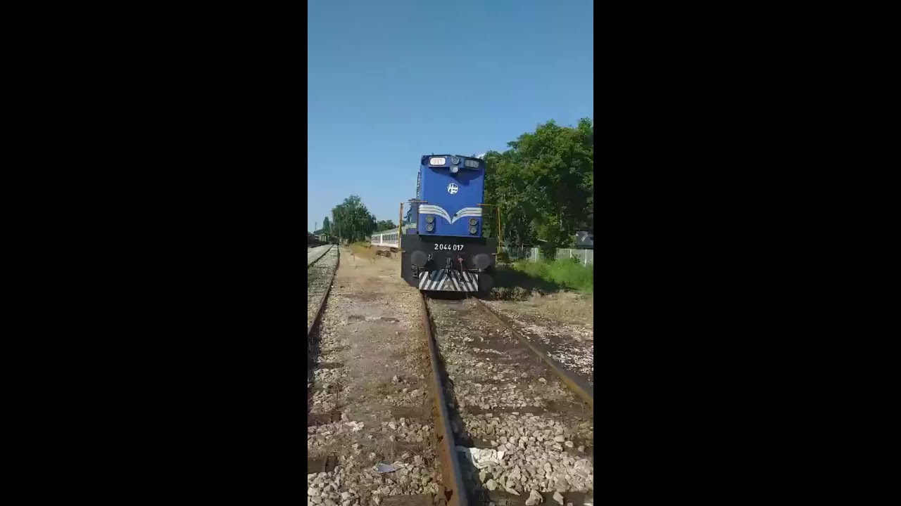 Full start of 2044 017 (EMD GT22HW-2)