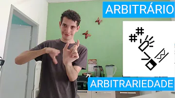 Que apresenta arbitrariedade na perspectiva da língua de sinais?