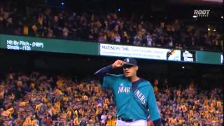 Felix Hernandez gets a standing ovation from the home crowd.