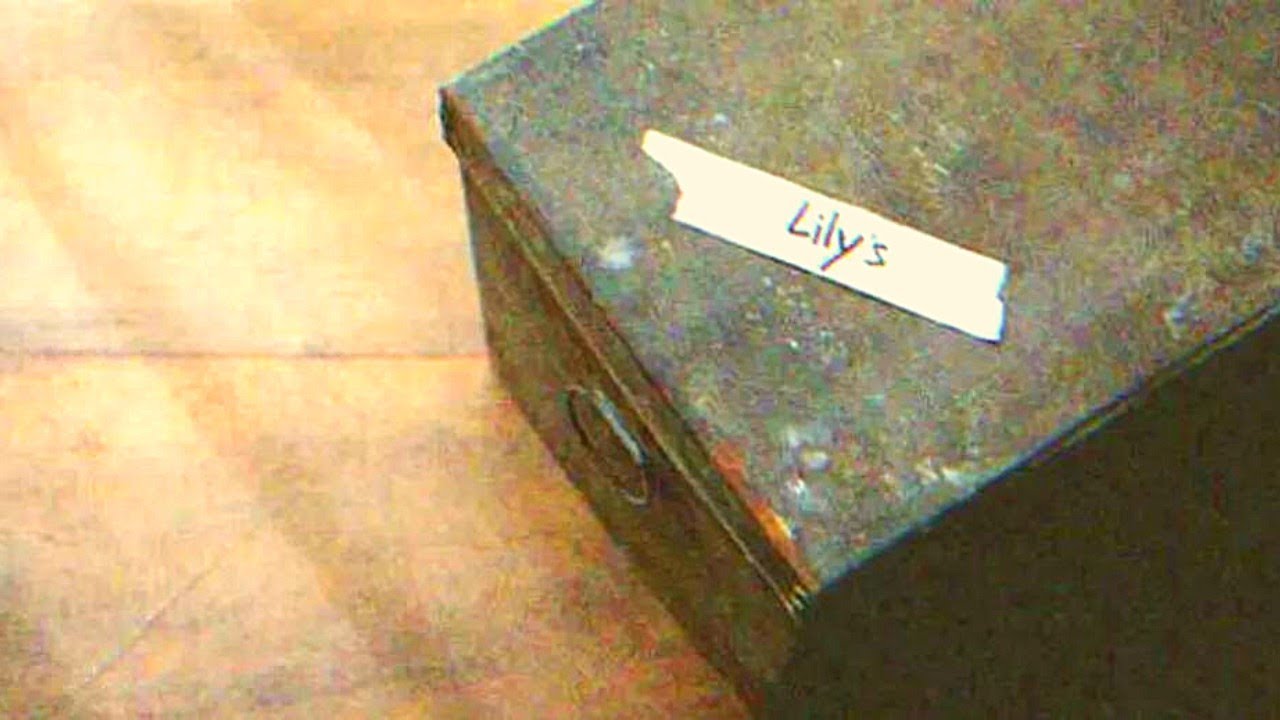 After Estranged Mother’s Death, Siblings Find Dusty Old Box In Parents’ Closet