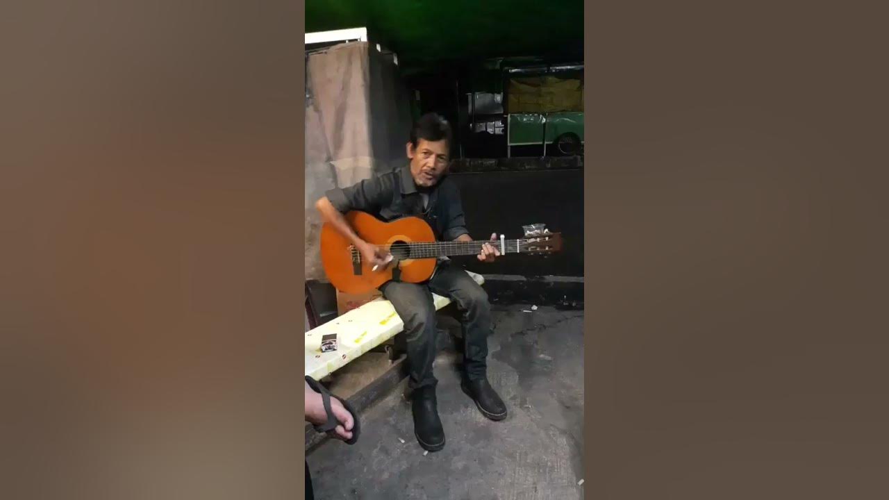 VIRAL!!! kakek suara emas menyanyikan lagu Ada Band - Setengah Hati